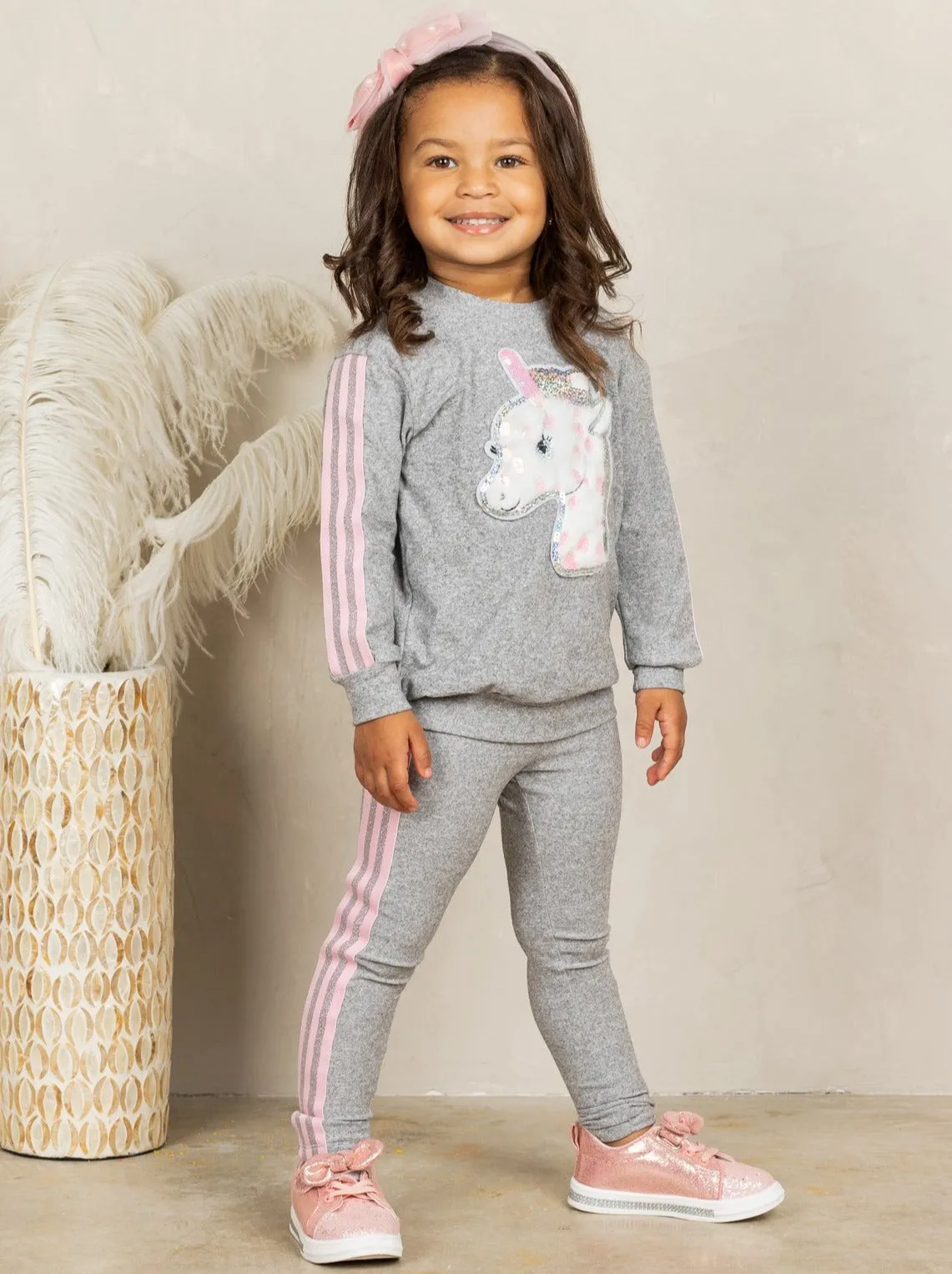 Girls Plush Unicorn Applique Sweatshirt and Jogger Set