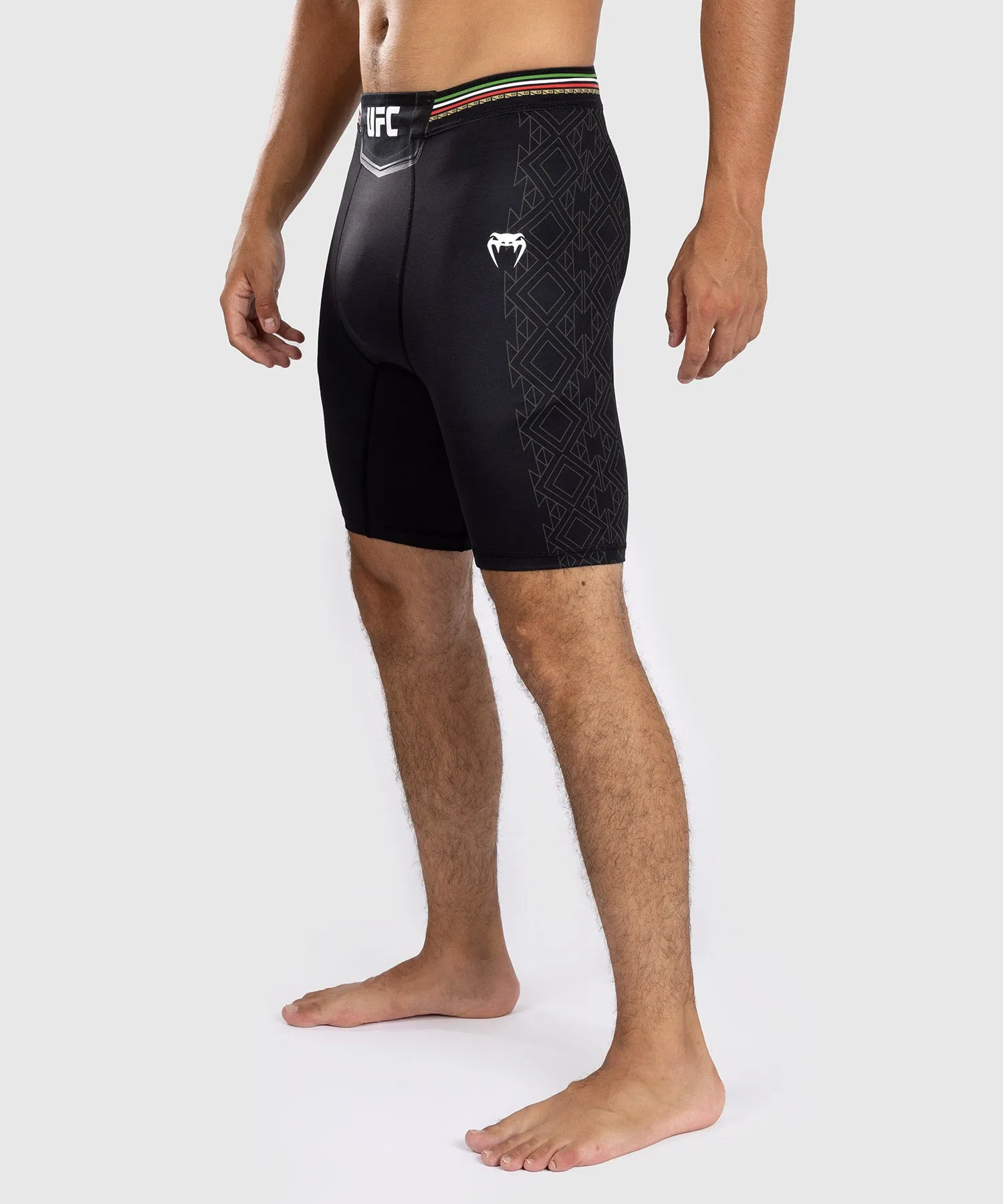 Noche UFC by Venum Authentic Fight Night Men’s Vale Tudo Short - Black